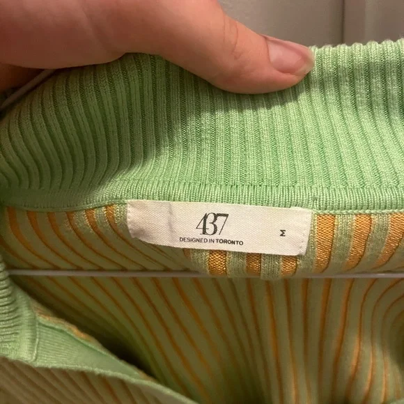 Crop top - Picture 2 of 3